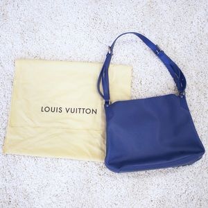 Rare Louis Vuitton Epi Mandara GM in Myrtille Blue
